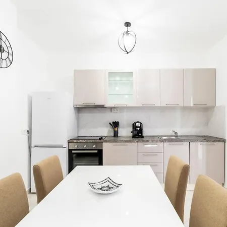 And Ribarska Srica Apartamento