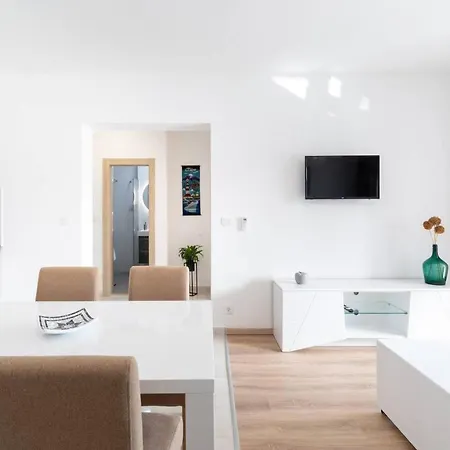 And Ribarska Srica Apartment