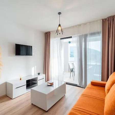 And Ribarska Srica *