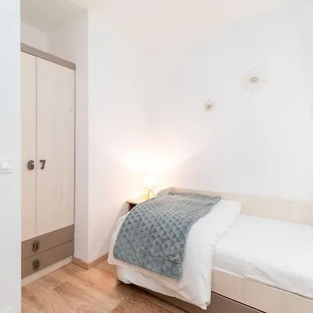 And Ribarska Srica * Vela Luka