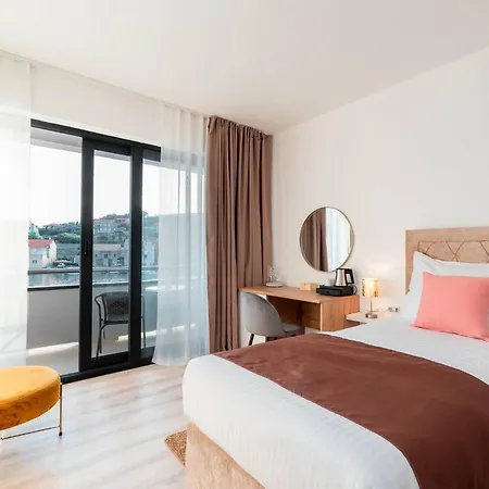 And Ribarska Srica *