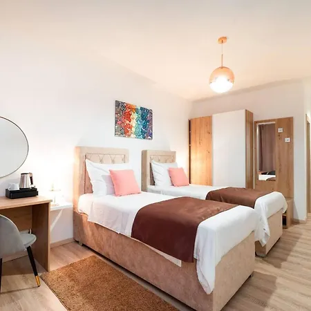 And Ribarska Srica Vela Luka