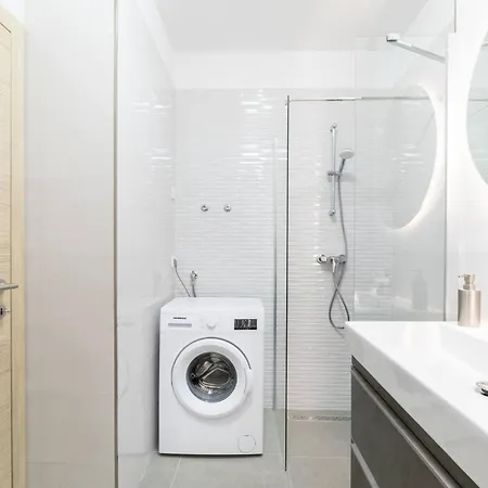 And Ribarska Srica *