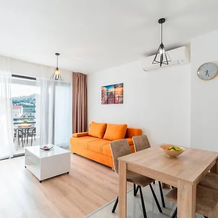 And Ribarska Srica *