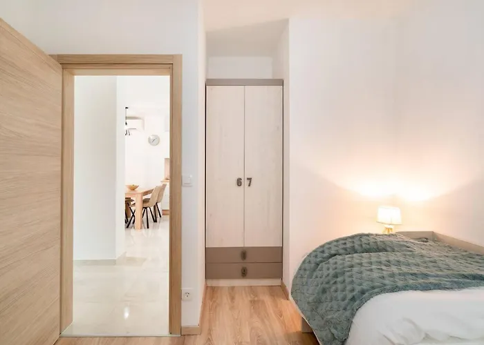 And Ribarska Srica *