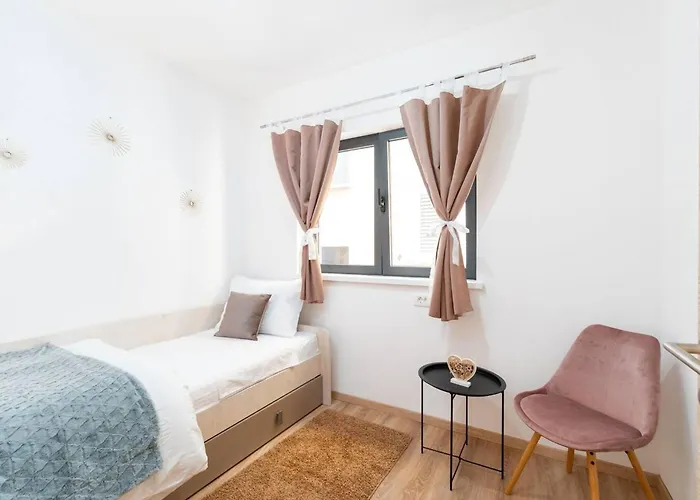 Apartamento And Ribarska Srica *