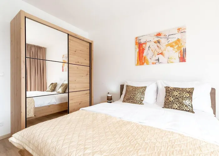 And Ribarska Srica *