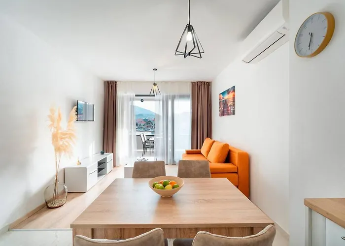 And Ribarska Srica *