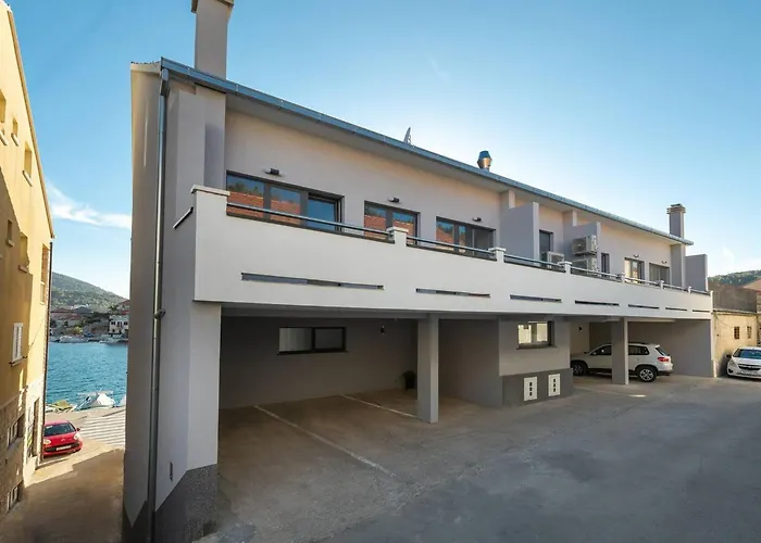 Apartamento And Ribarska Srica